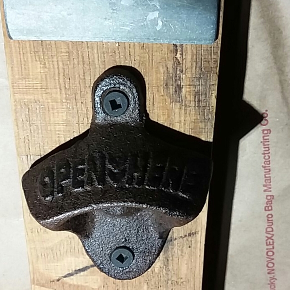 Eco Oak Wall Bottle Opener Wineguys Wood Stave nwt - Picture 2 of 7